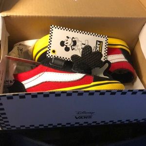 Old school V Disney Mickey Mouse Hugs vans